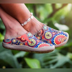 UIN BLOSSOM MALAGA WOMEN SLIP ON SZ 7.5